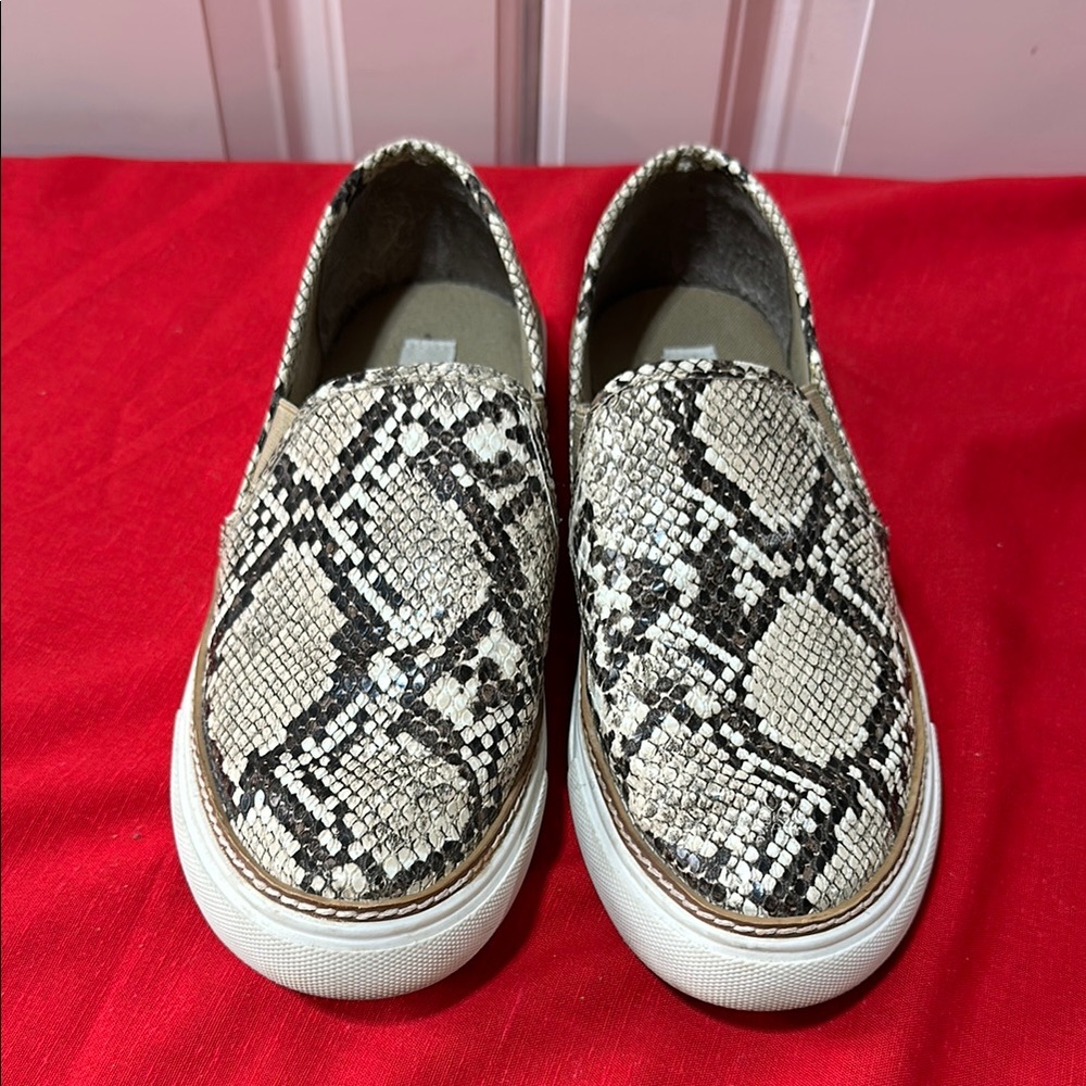 Steve Madden Snake Print Flats & Loafers